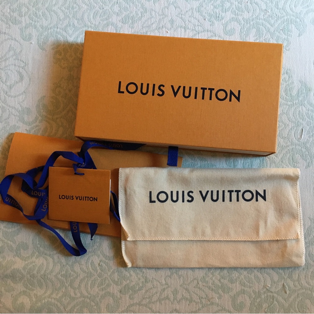Louis Vuitton box
